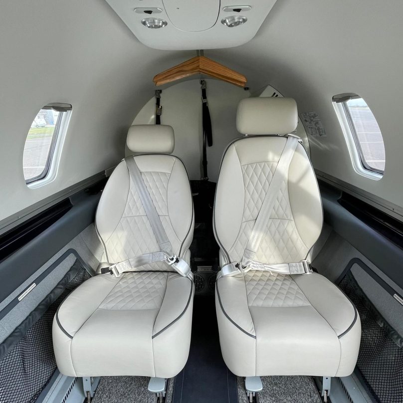 Eclipse 500 cabin