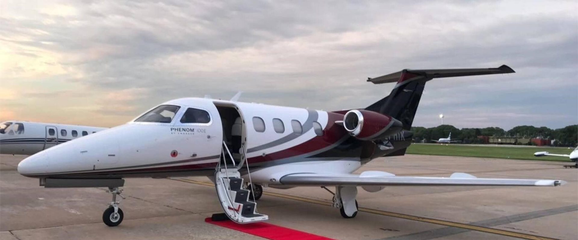 Phenom 100 private jet